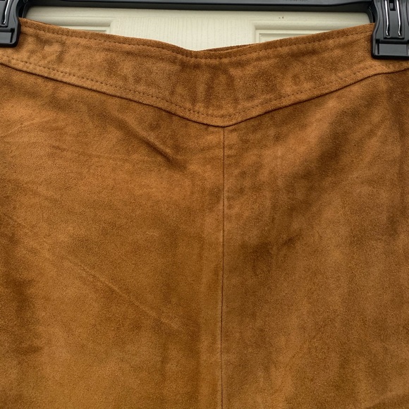 Banana Republic suede skirt, size 2 - Picture 3 of 12